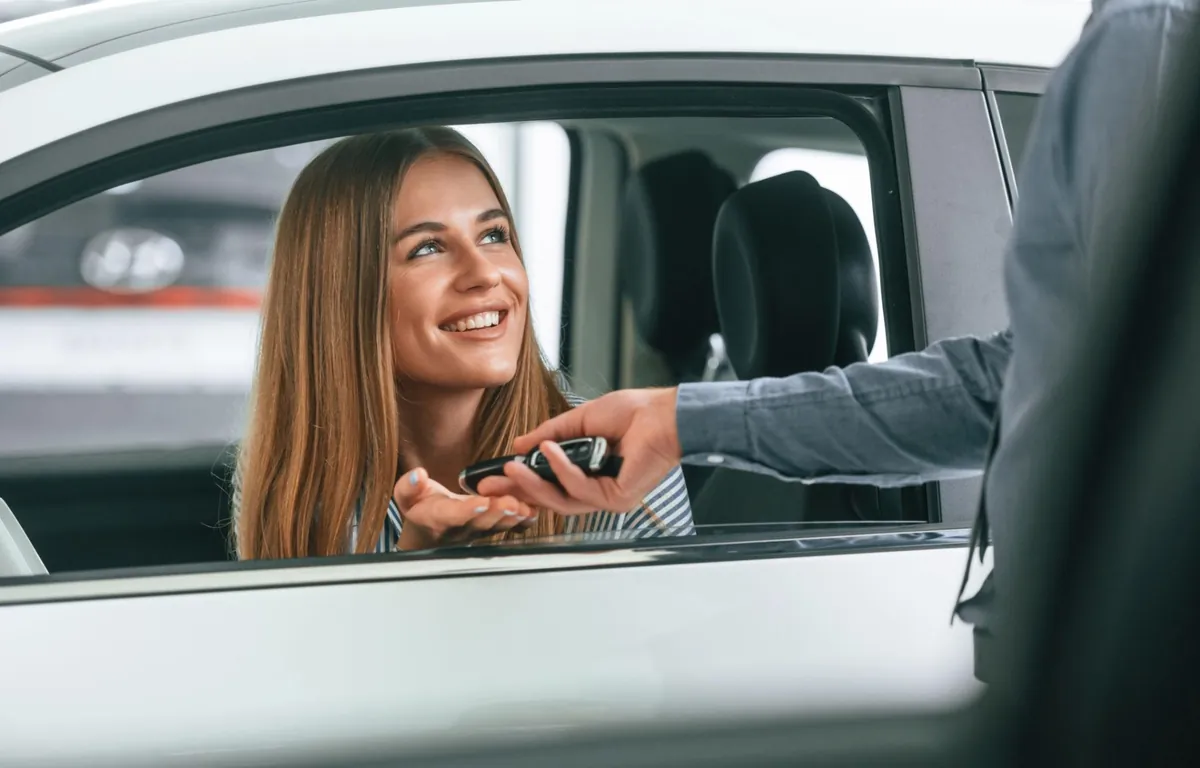 Calcul avantage en nature véhicule électrique de société 2026 — abattement 70 %, plafond et méthodes URSSAF