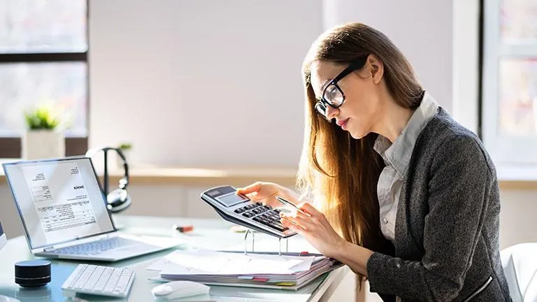 Taxes sur les véhicules de société électriques en 2026 : exonérations, barèmes et conformité pour les entreprises